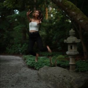 Meet your Posher, Nia